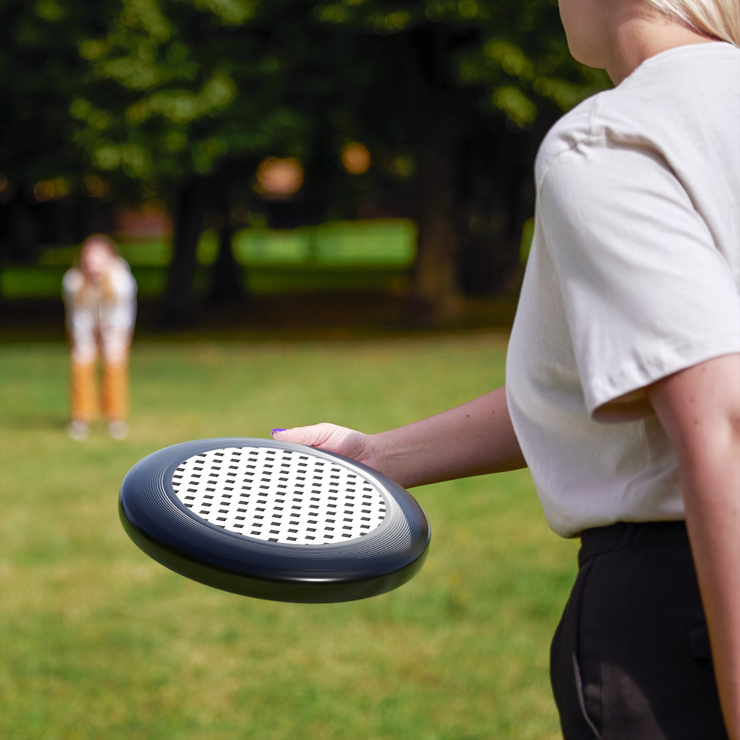 FRISBEE
